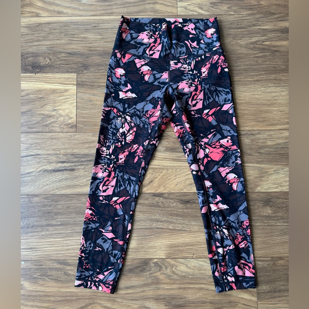 Lululemon High Rise Wunder Under Tight 25” inseam size 8